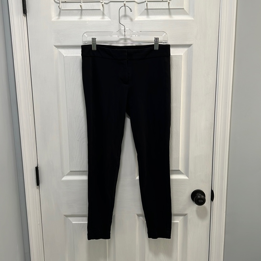 Loft Black Jeggings Size 4, EUC with Clasp Closure.
